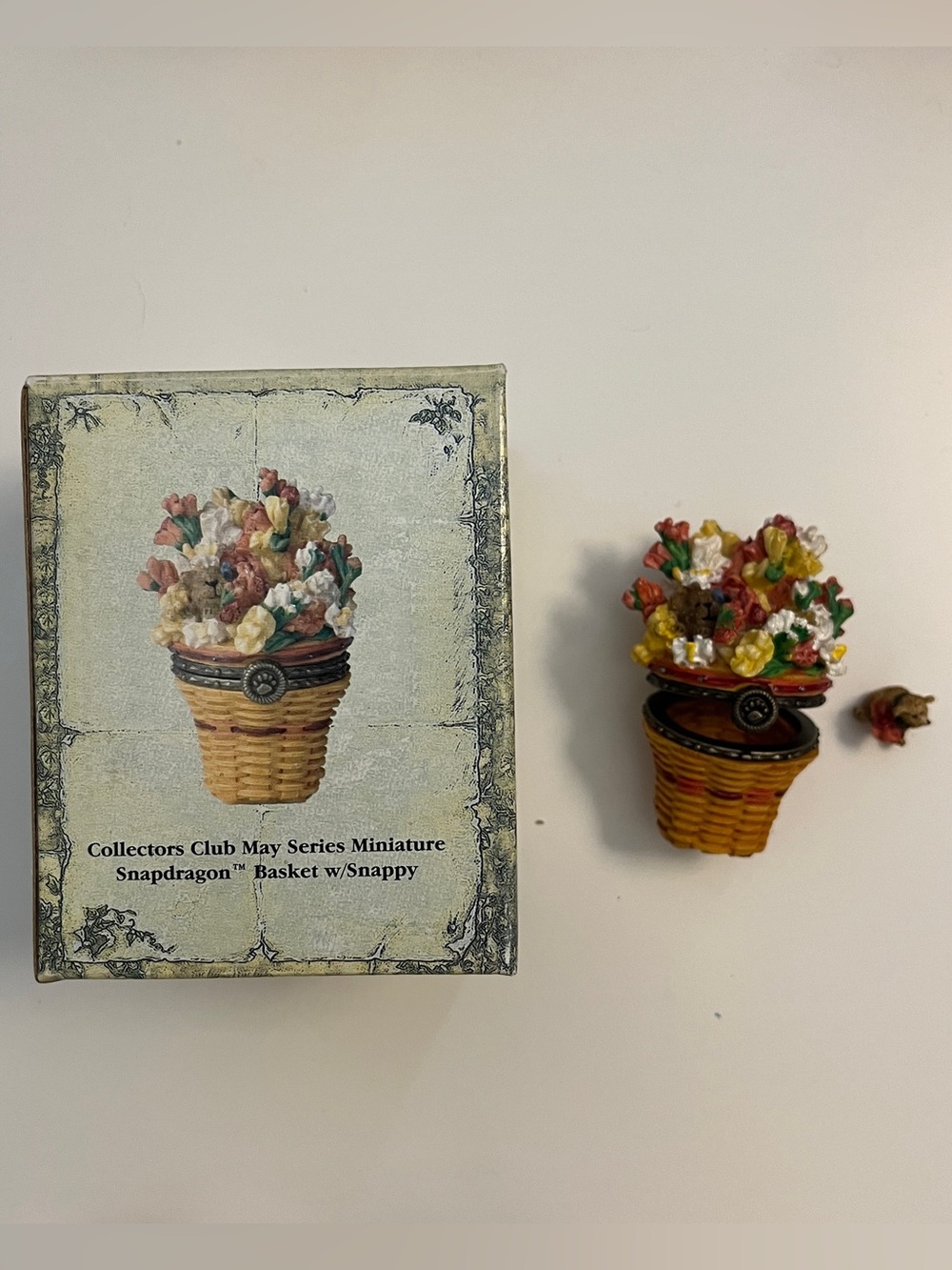 Boyds Treasure Collectors Club May Series Miniature Snapdragon Basket w/Snappy